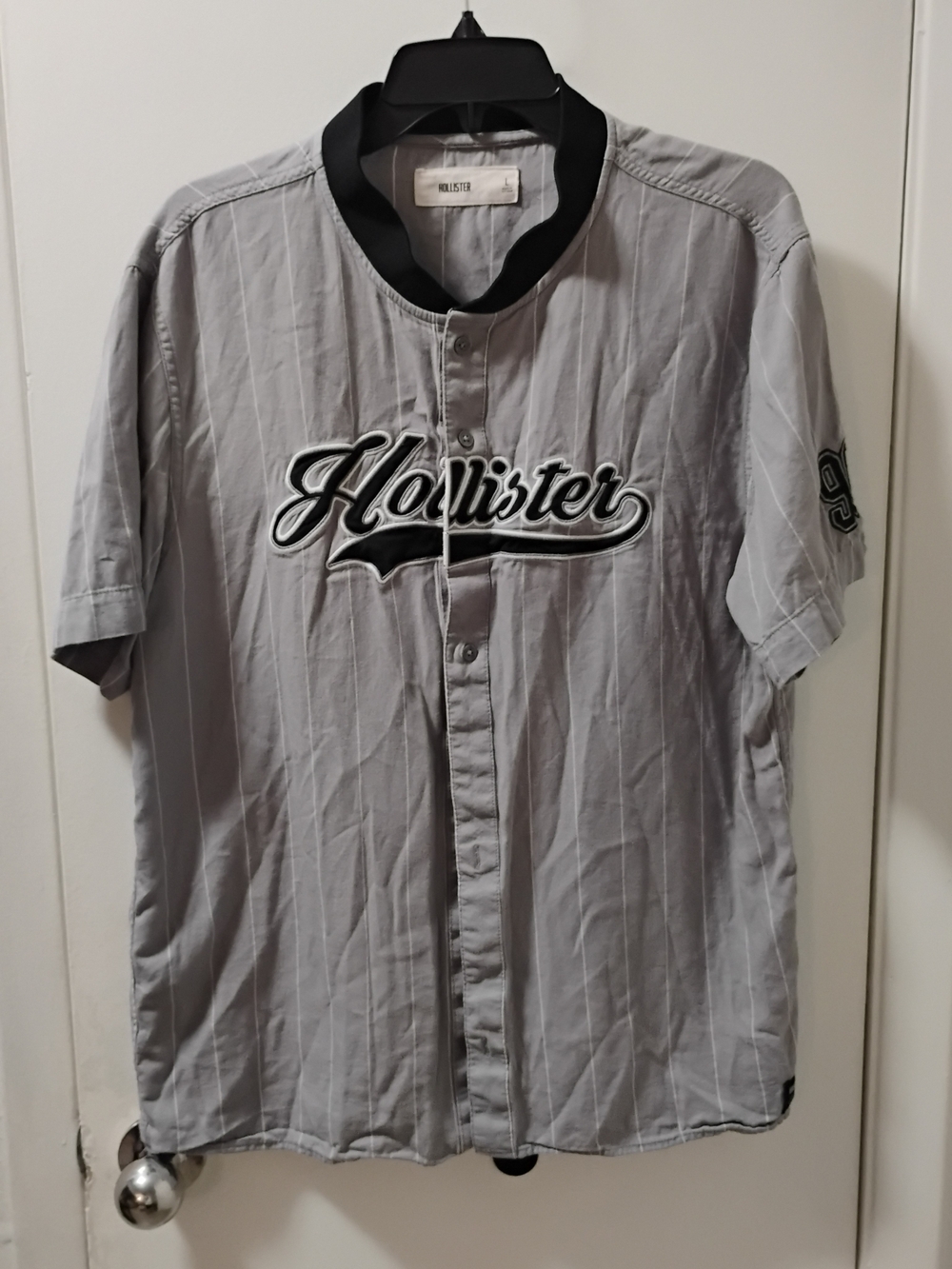 Hollister Men’s Gray Button-Up Baseball Shirt